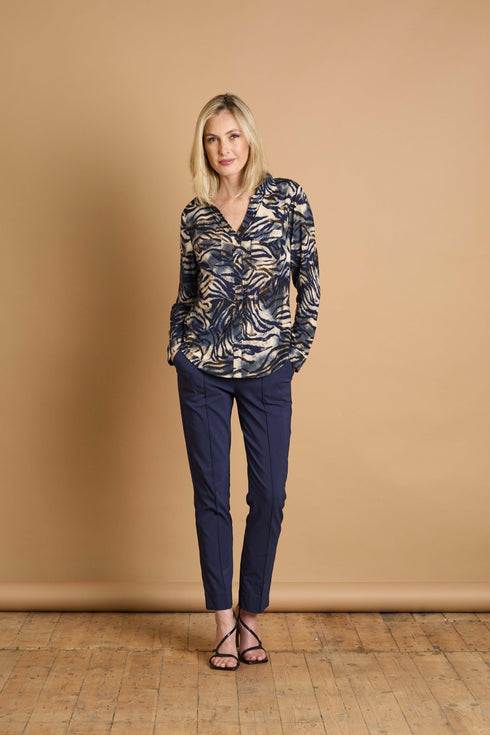 Emreco Long Sleeve Navy Tiger Print Collar Blouse – 021008EW