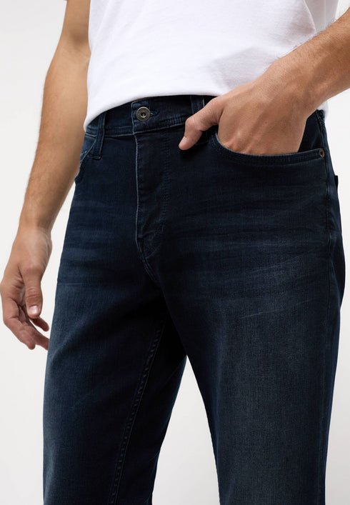 Mustang Men's Vegas Medium Rise Slim Leg Jeans 1008948 883