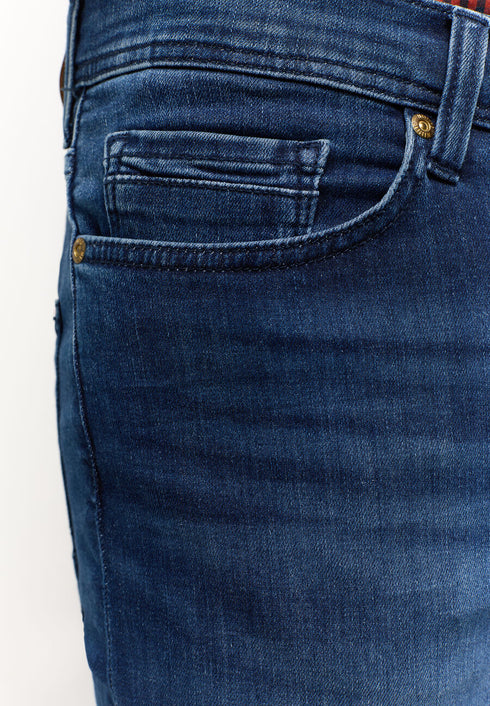 Mustang Men's Vegas Medium Rise Slim Leg Jeans 1014857