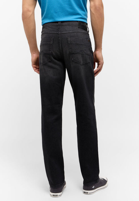 Mustang Men's Washington Medium Rise Straight Leg Jeans 1015521