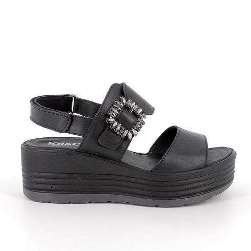 Igi and Co. Sandal with wedge in leather for ladies black 7667300