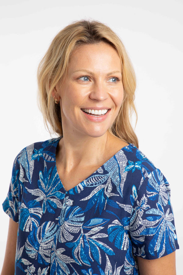 Weird Fish Womens Blue Indigo Solle Printed V-Neck Top 203992