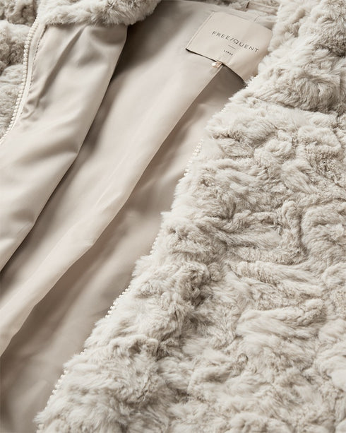 Freequent FQFOBY Curly Faux Fur Zip-Up Jacket 211521 - Moonbeam