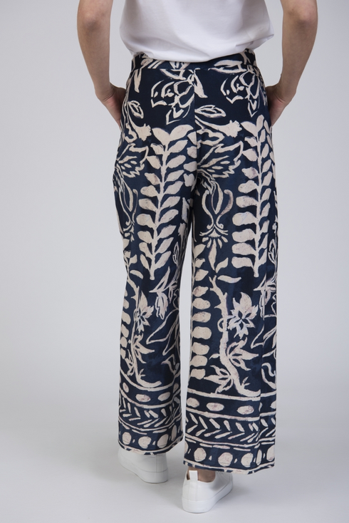 Jessica Graaf Womens Navy Printed Wide Leg Trousers with Side Pockets 31965-003