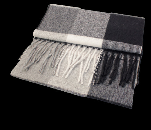 Portland Luxury Boxed Scarf – Classic Check Winter Accessory 56P494