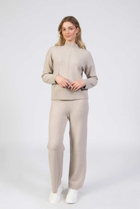 Jessica Graaf Oat Cream Knitted Trousers with Relaxed Fit - 30802-008