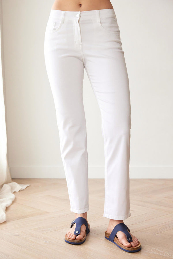 Peruzzi Straight Leg Stretch Jean in White - S26212