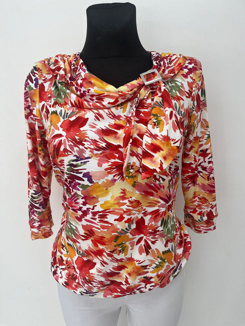 Yew Womens Top with Collar Catch