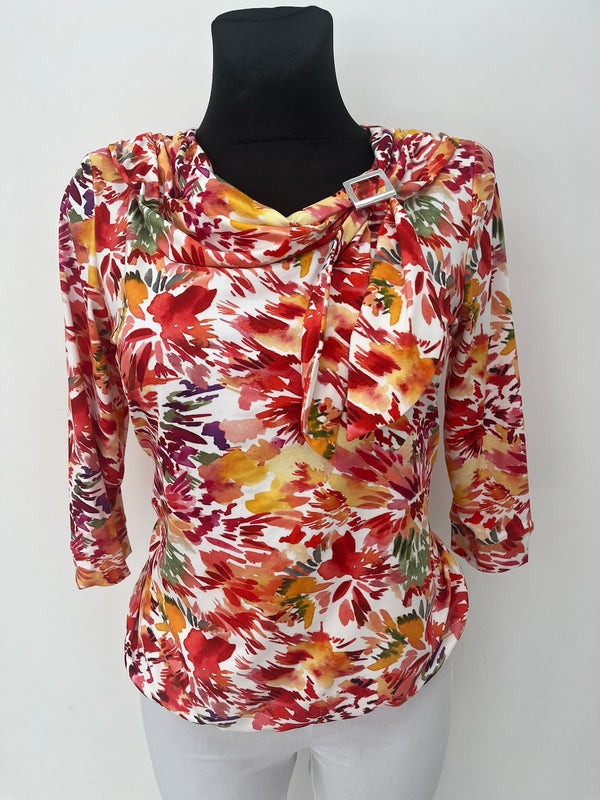 Yew Womens Top with Collar Catch