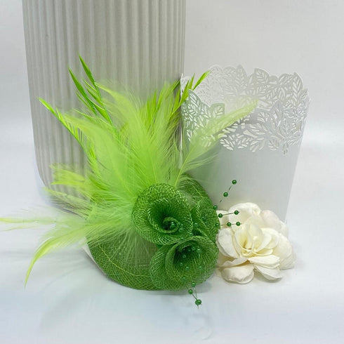 Womens Fascinator / Head Piece DO1
