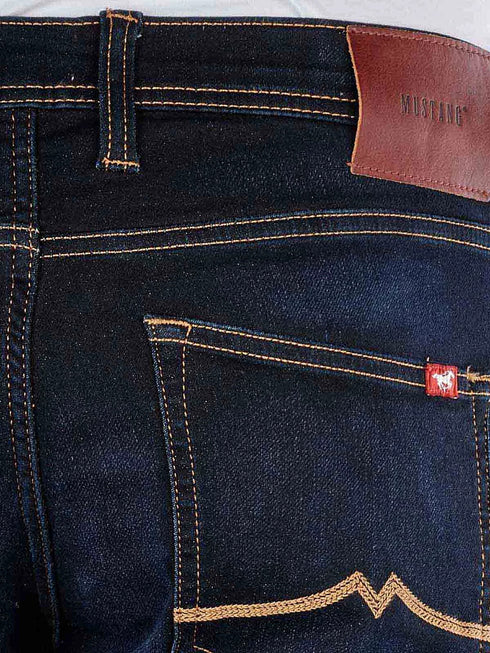 Mustang Men's Oregon Low Rise Relaxed Leg Jeans 1015547