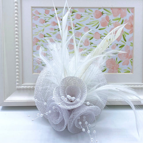 Womens Fascinator / Head Piece DO1